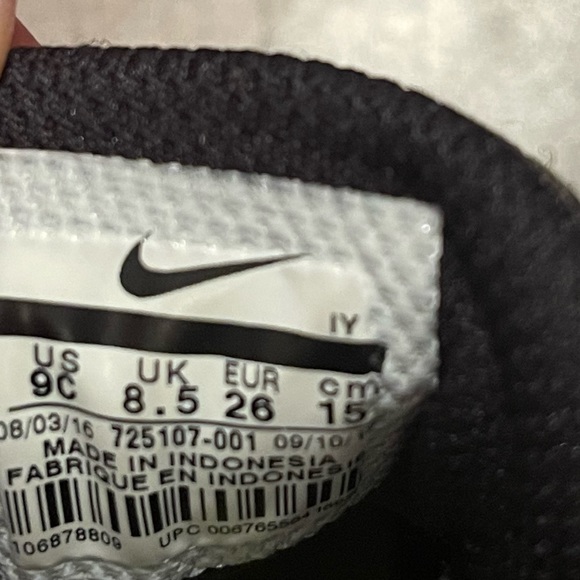 The Nike Free 5.0 Baby Sneaker size 5C - Picture 2 of 2